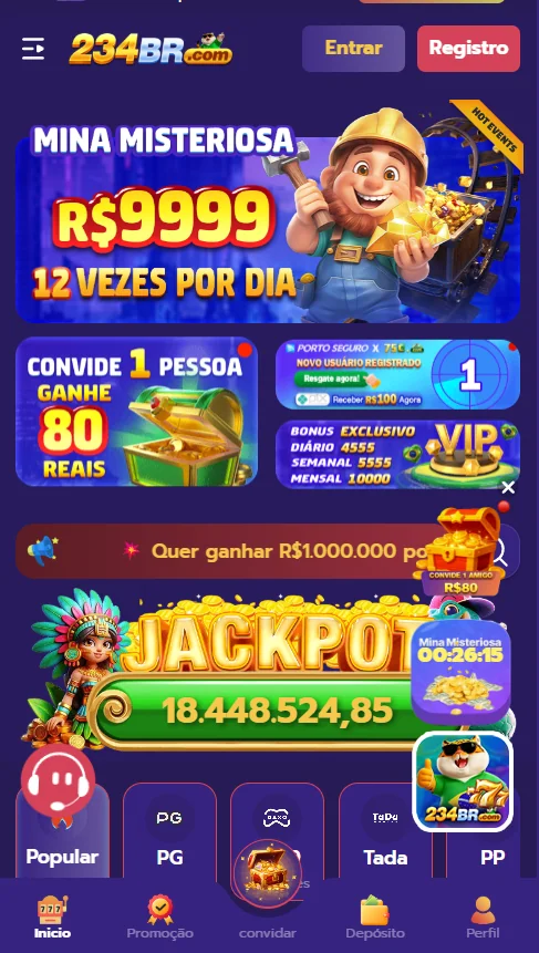 Usuário jogando no celular em local externo